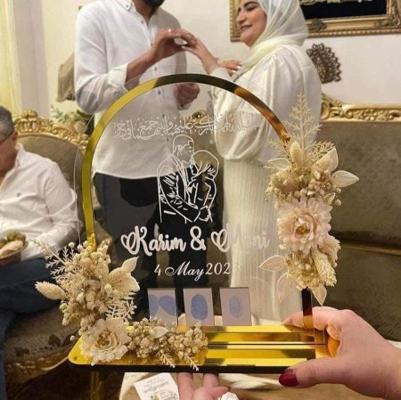 بصمه شفاف مع ذهبي نص قوس 